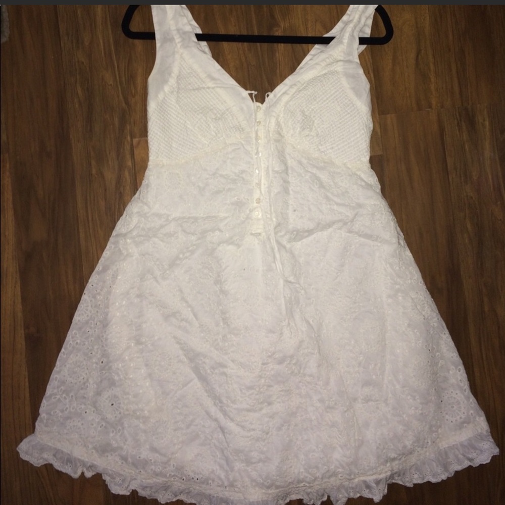 Johnny was white embroidered lace eyelid dress